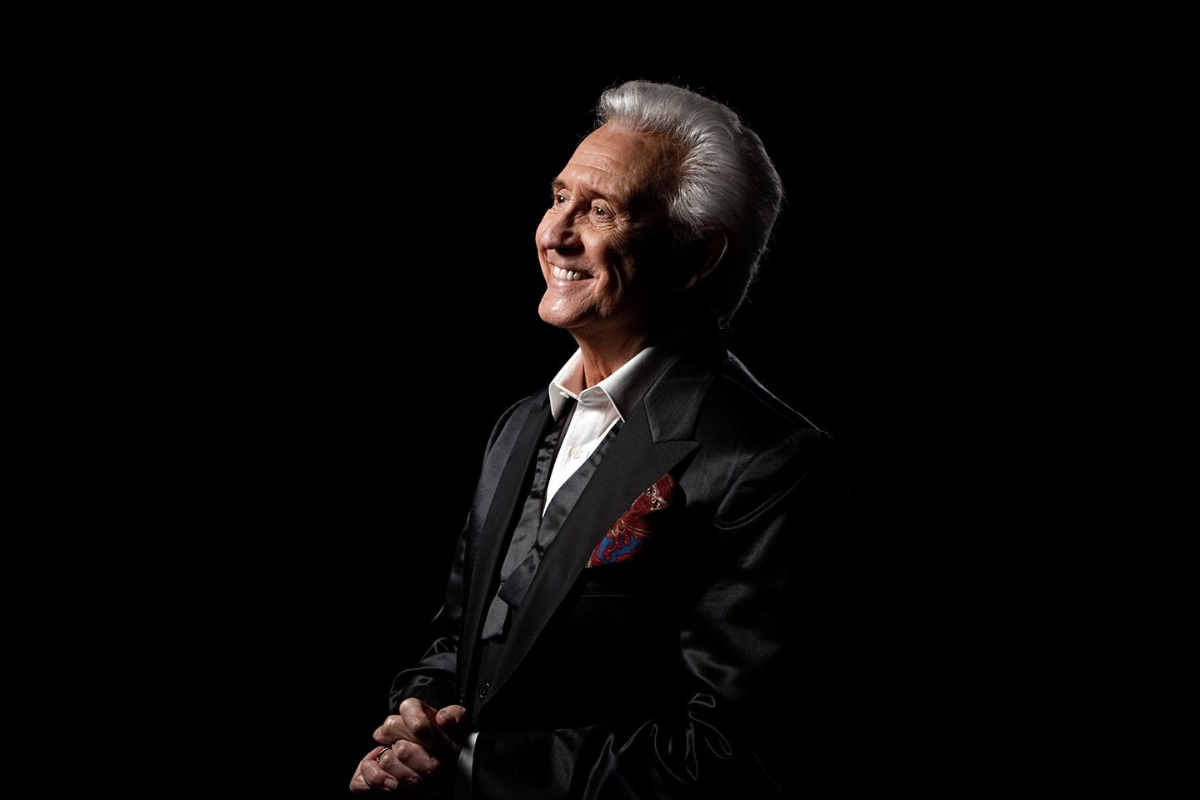 Music Legend Tony Christie Announced for Red Shoe Walk